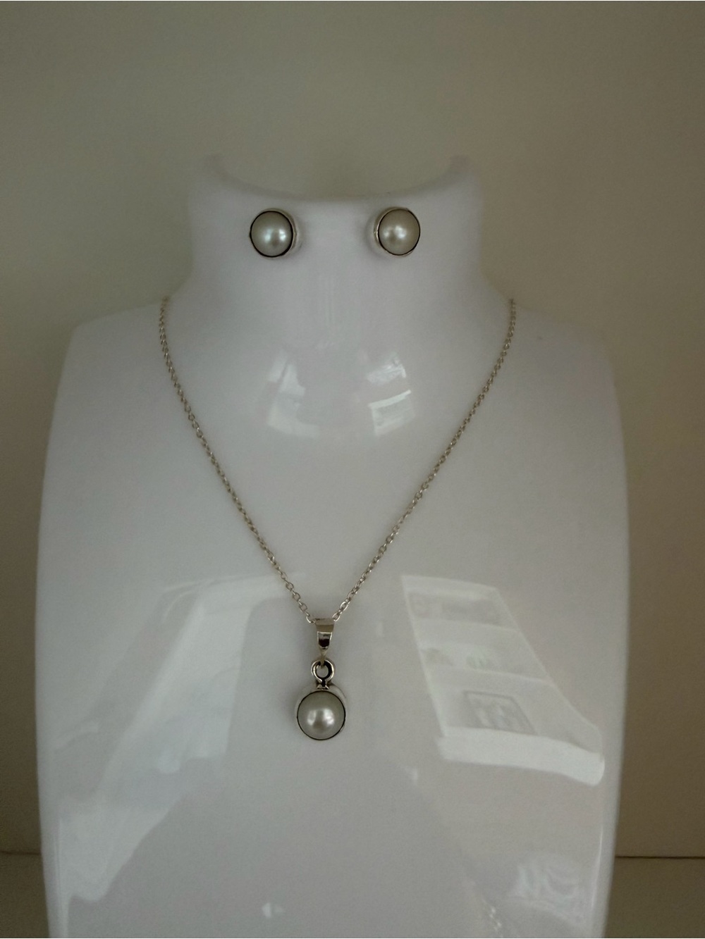 Sterling Silver 925 cultured Pearl Pendant Necklace&Studs earrings.